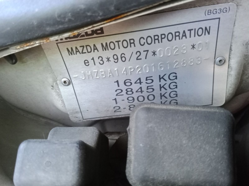 mazda 323 f v (ba) del año 1998