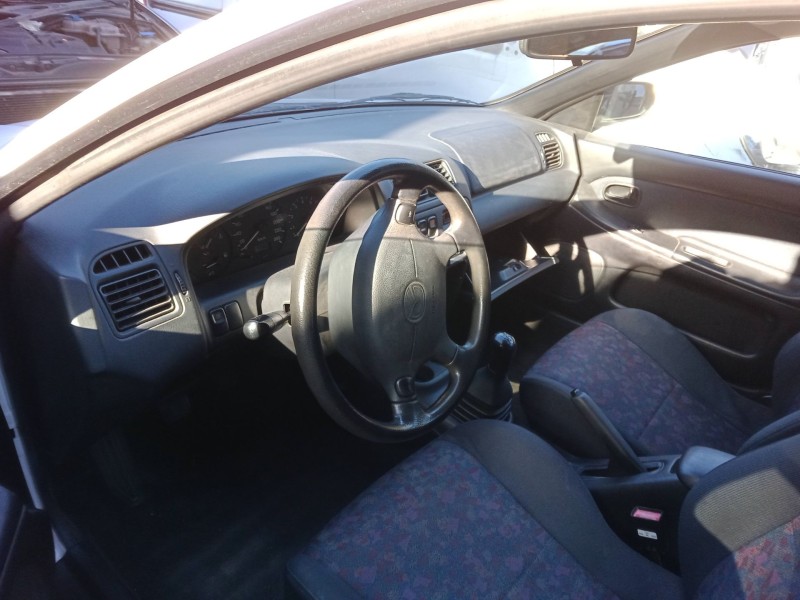 mazda 323 f v (ba) del año 1998