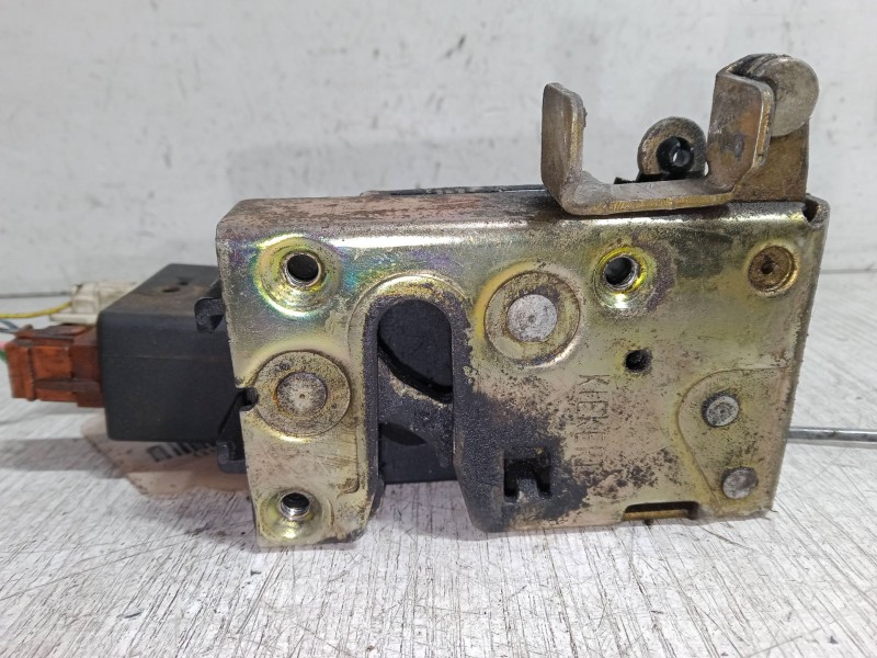 Recambio de cerradura puerta trasera izquierda para citroën saxo (s0, s1) 1.5 d referencia OEM IAM   