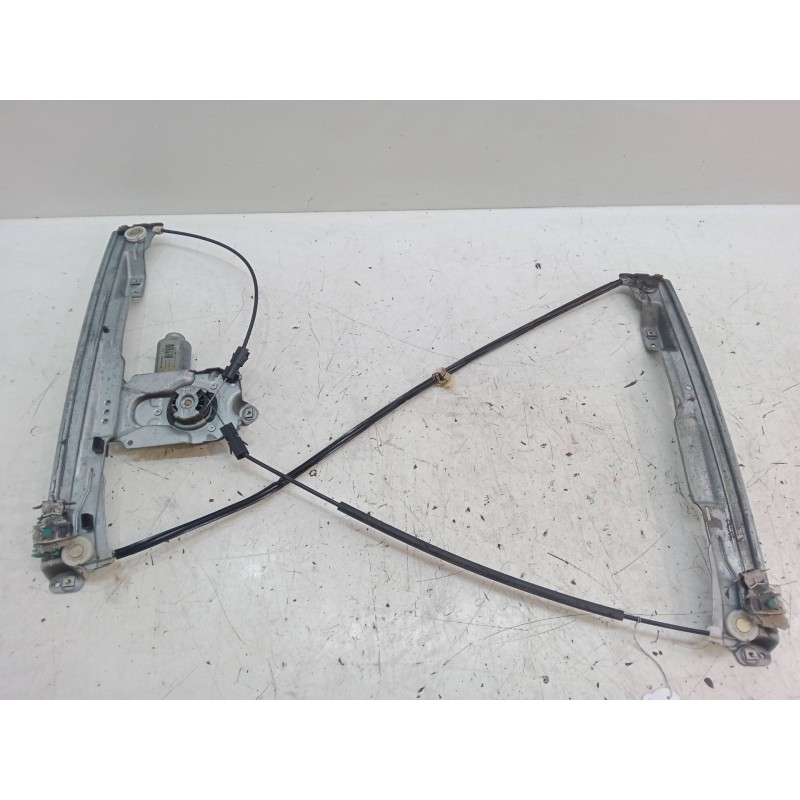 Recambio de elevalunas electrico delantero derecho para renault clio iii (br0/1, cr0/1) 1.4 16v referencia OEM IAM   