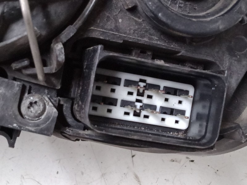 Recambio de faro derecho para volvo v50 (545) 2.4 referencia OEM IAM 30678913  