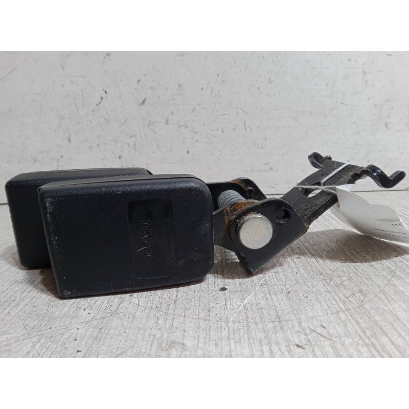 Recambio de anclaje cinturon trasero izquierdo para renault megane ii (bm0/1_, cm0/1_) 1.4 16v (bm0b, cm0b) referencia OEM IAM  