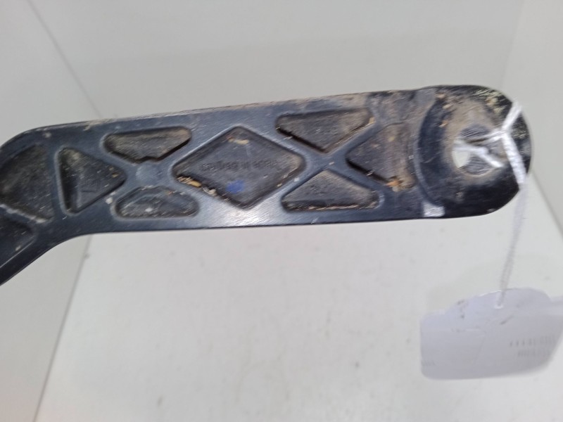 Recambio de brazo limpia delantero izquierdo para volkswagen golf iv (1j1) 1.9 sdi referencia OEM IAM   