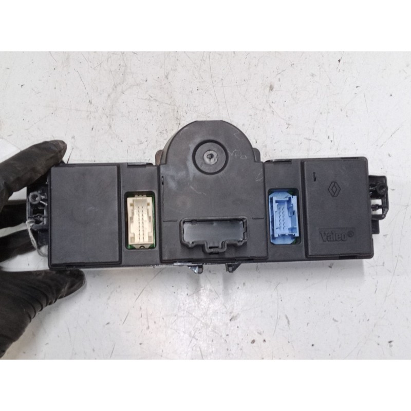 Recambio de mando climatizador para renault modus / grand modus (f/jp0_) 1.5 dci (fp0f, jp0f) referencia OEM IAM 8200563524  