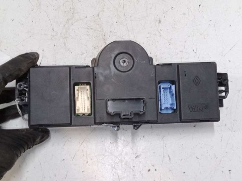 Recambio de mando climatizador para renault modus / grand modus (f/jp0_) 1.5 dci (fp0f, jp0f) referencia OEM IAM 8200563524  