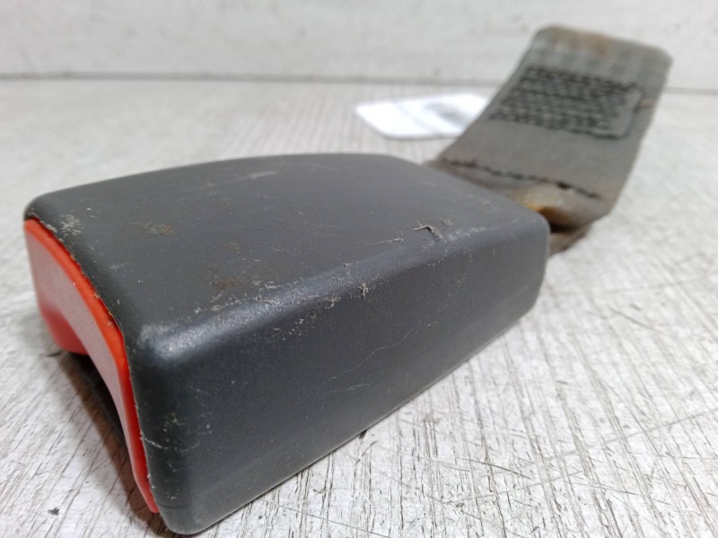 Recambio de anclaje cinturon trasero derecho para fiat punto (188_) 1.2 60 (188.030, .050, .130, .150, .230, .250) referencia OE