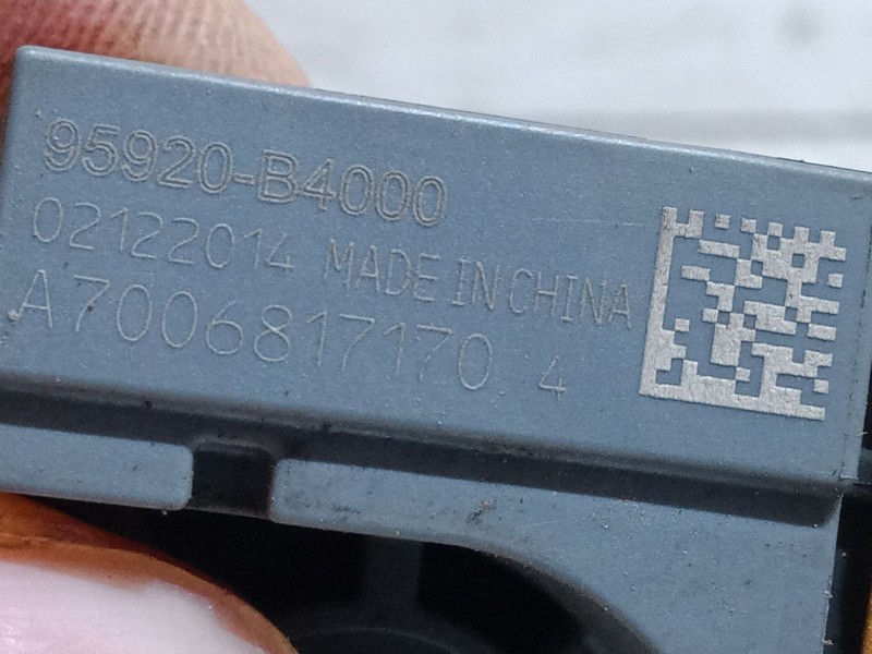 Recambio de sensor de impacto para hyundai i10 ii (ba, ia) 1.0 referencia OEM IAM 95920B400  