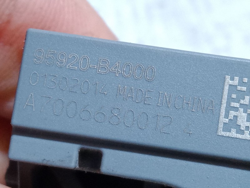 Recambio de sensor de impacto para hyundai i10 ii (ba, ia) 1.0 referencia OEM IAM 95920B400  