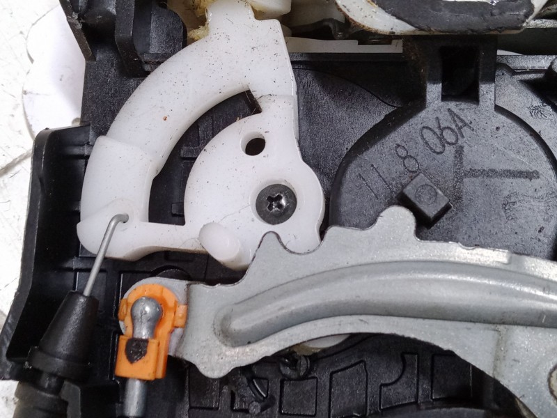 Recambio de cerradura puerta trasera derecha para mitsubishi outlander ii (cw_w) 2.2 di-d referencia OEM IAM   