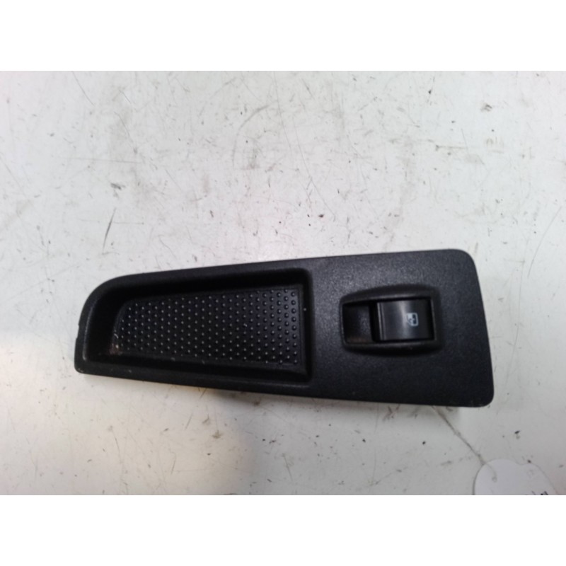 Recambio de mando elevalunas delantero derecho para fiat bravo ii (198_) 1.9 d multijet (198axb1a) referencia OEM IAM   