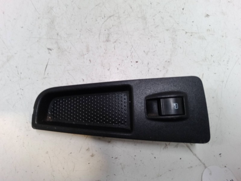 Recambio de mando elevalunas delantero derecho para fiat bravo ii (198_) 1.9 d multijet (198axb1a) referencia OEM IAM   