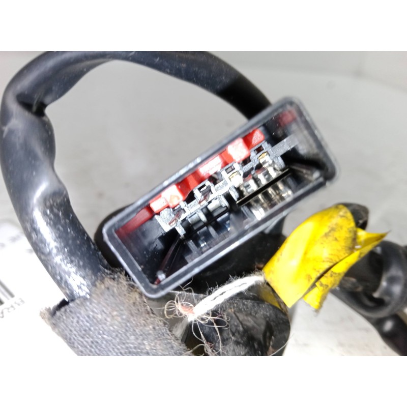 Recambio de anclaje cinturon delantero derecho para fiat bravo ii (198_) 1.9 d multijet (198axb1a) referencia OEM IAM   