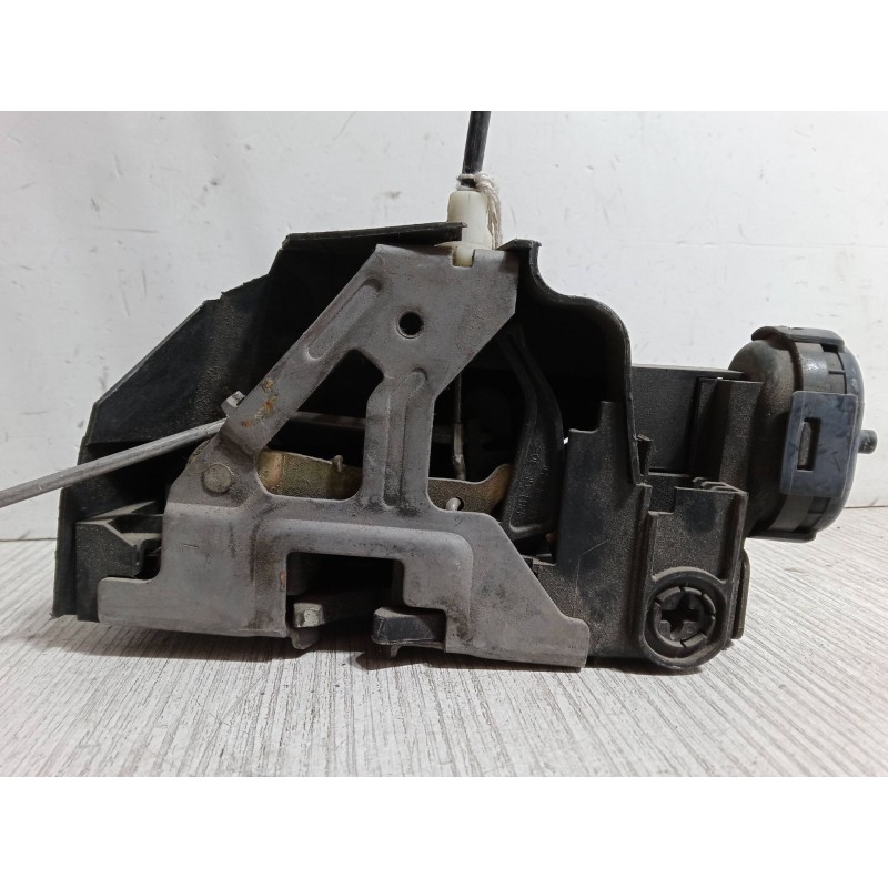 Recambio de cerradura puerta delantera izquierda para mercedes-benz clase a (w168) a 170 cdi (168.008) referencia OEM IAM   