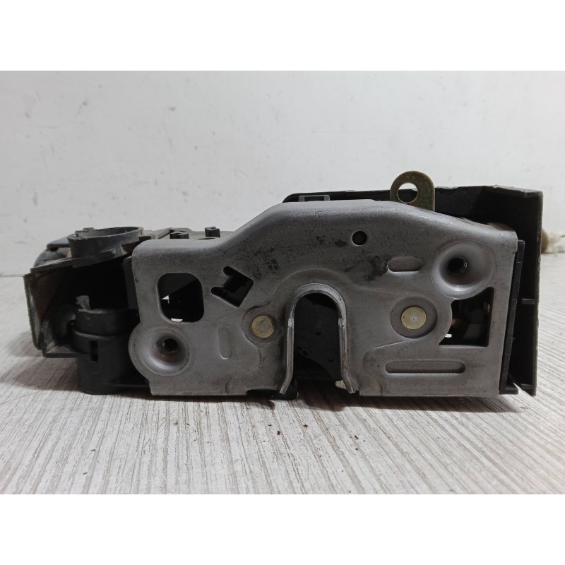 Recambio de cerradura puerta delantera izquierda para mercedes-benz clase a (w168) a 170 cdi (168.008) referencia OEM IAM   