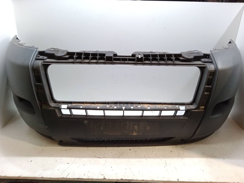 Recambio de paragolpes delantero para peugeot boxer autobús 3.0 hdi 160 referencia OEM IAM   