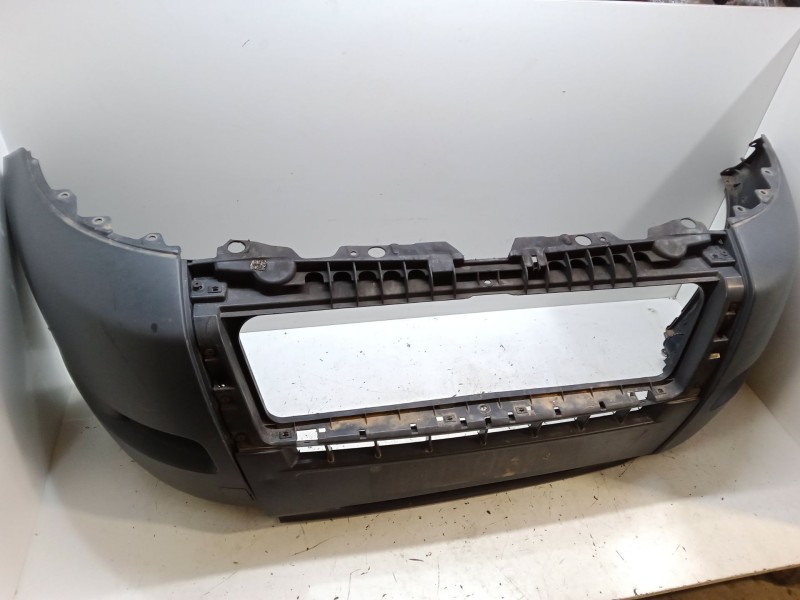 Recambio de paragolpes delantero para peugeot boxer autobús 3.0 hdi 160 referencia OEM IAM   