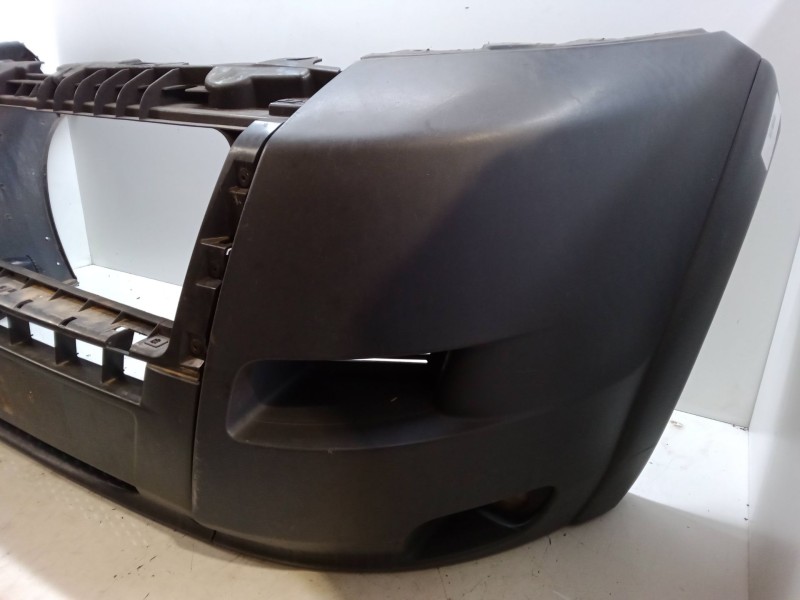 Recambio de paragolpes delantero para peugeot boxer autobús 3.0 hdi 160 referencia OEM IAM   
