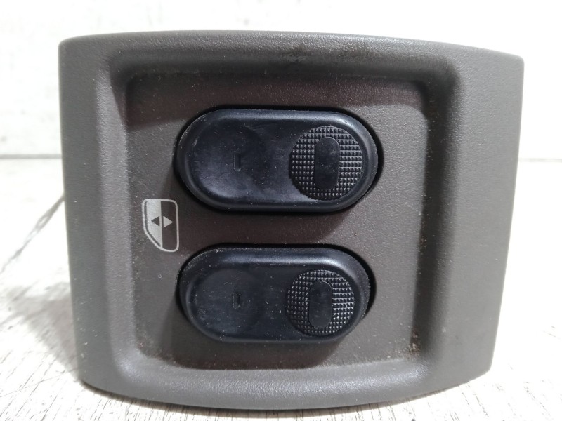 Recambio de mando elevalunas trasero central para chrysler pt cruiser (pt_) 2.0 referencia OEM IAM 74677922  