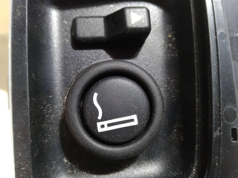 Recambio de toma mechero para bmw 7 (e65, e66, e67) 735 i, li referencia OEM IAM 82233275116  313450100