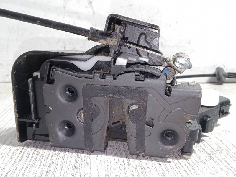Recambio de cerradura derecha 3p para ford focus ii (da_, hcp, dp) 1.8 tdci referencia OEM IAM R21812AK  