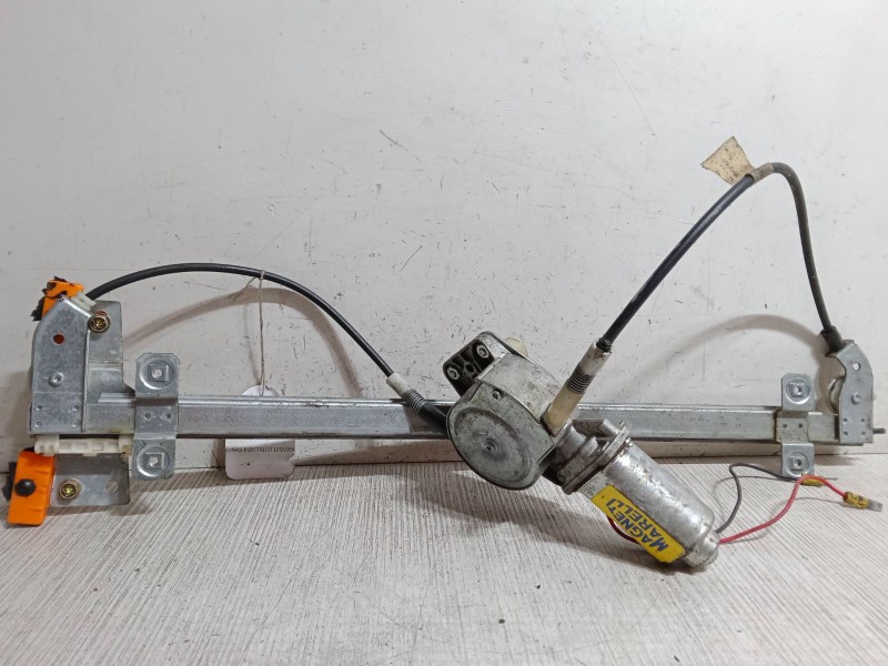 Recambio de elevalunas electrico izquierdo 3p para nissan terrano ii (r20) 2.7 td 4wd referencia OEM IAM   