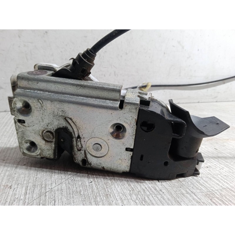 Recambio de cerradura izquierda 3p para renault twingo ii (cn0_) 1.2 16v (cn04, cn0a, cn0b) referencia OEM IAM   