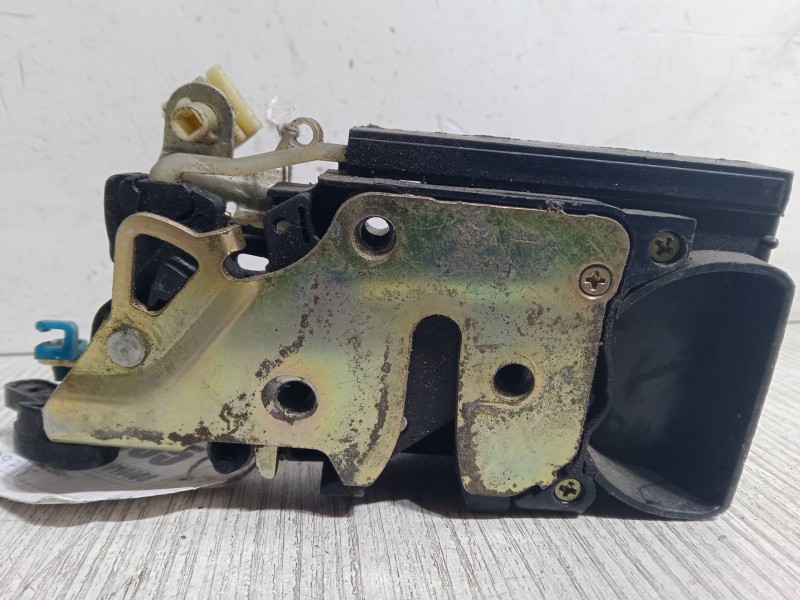 Recambio de cerradura puerta trasera izquierda para daewoo nubira sedán (j200) 1.6 referencia OEM IAM   