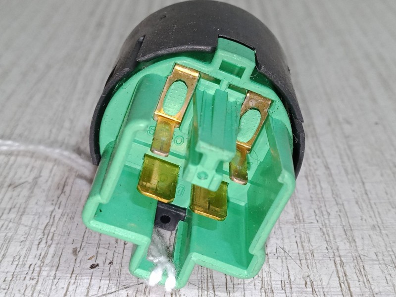 Recambio de interruptor freno para citroën c-crosser (vu_, vv_) 2.2 hdi referencia OEM IAM   