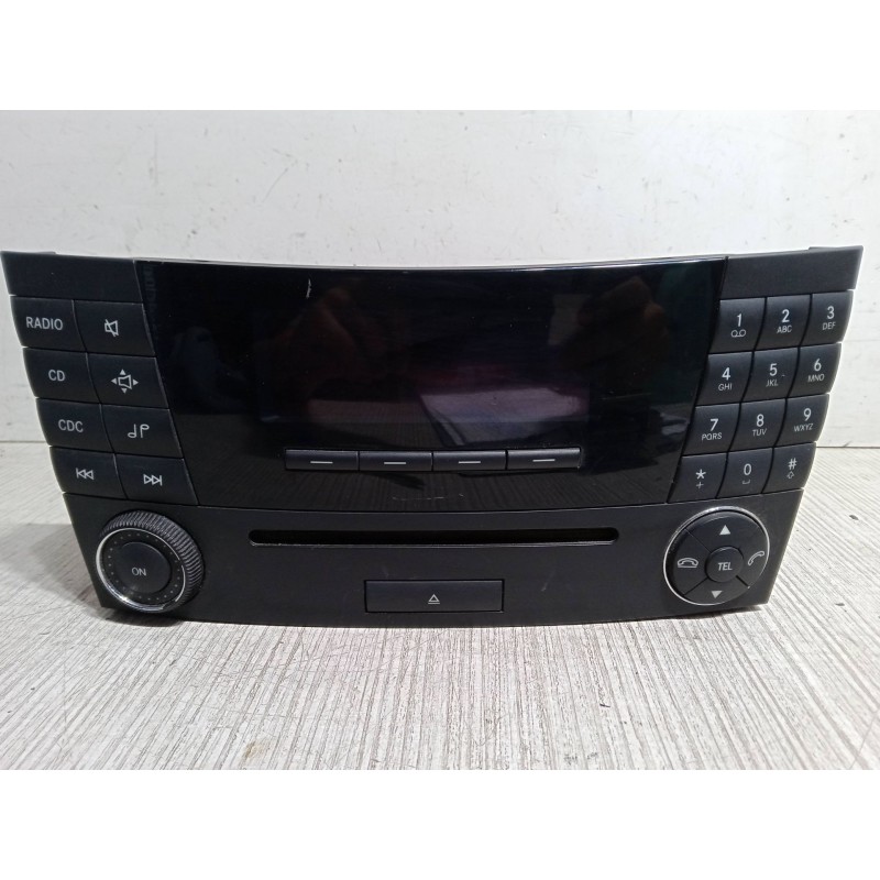 Recambio de radio para mercedes-benz clase e (w211) e 200 cdi (211.007) referencia OEM IAM A2118702889  MF2770