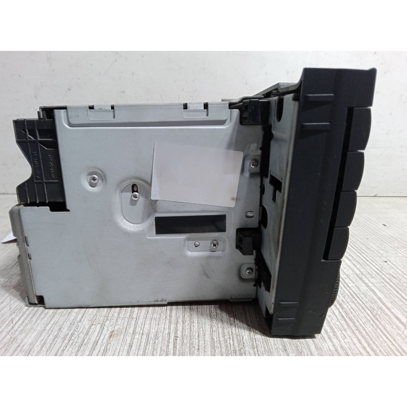 Recambio de radio para mercedes-benz clase e (w211) e 200 cdi (211.007) referencia OEM IAM A2118702889  MF2770