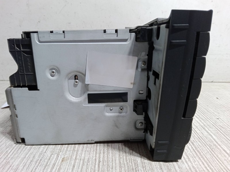 Recambio de radio para mercedes-benz clase e (w211) e 200 cdi (211.007) referencia OEM IAM A2118702889  MF2770