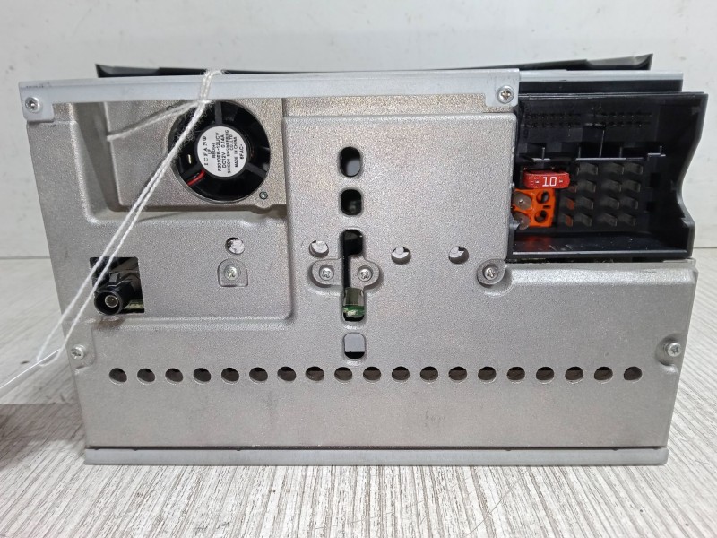 Recambio de radio para mercedes-benz clase e (w211) e 200 cdi (211.007) referencia OEM IAM A2118702889  MF2770