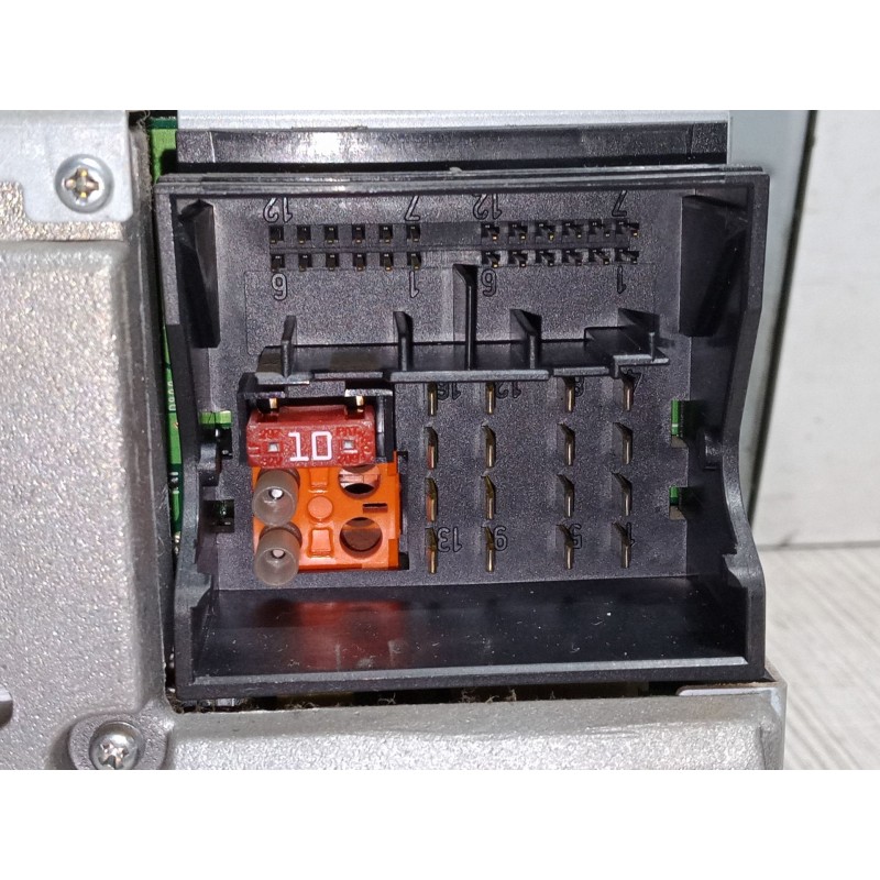 Recambio de radio para mercedes-benz clase e (w211) e 200 cdi (211.007) referencia OEM IAM A2118702889  MF2770