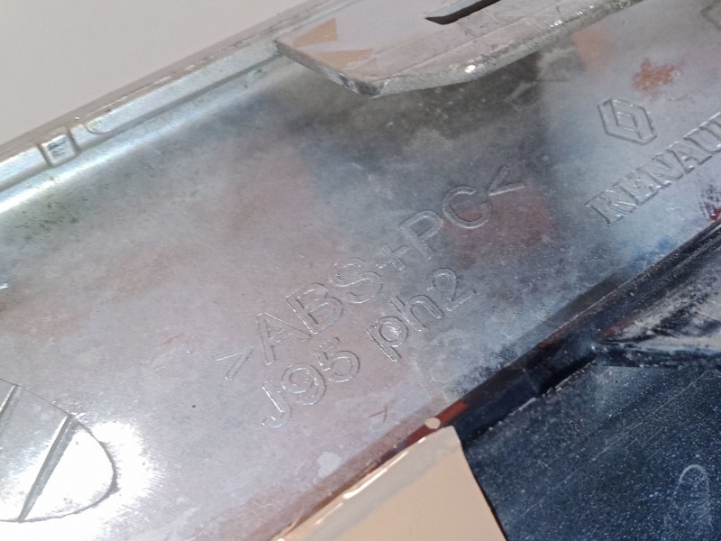 Recambio de moldura paragolpes izquierda para renault scénic iii (jz0/1_) 1.5 dci referencia OEM IAM   