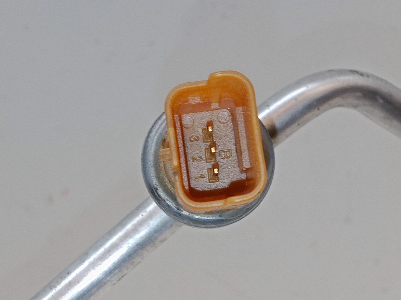 Recambio de tubo alta a/c para peugeot 5008 (0u_, 0e_) 1.6 hdi referencia OEM IAM   