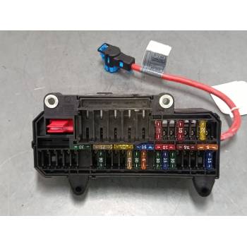CAJA RELES / FUSIBLES 6113690058303 