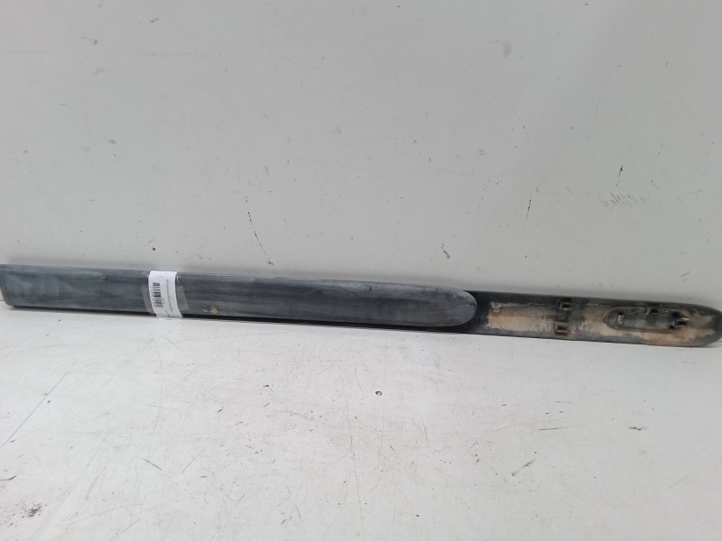 Recambio de moldura exterior derecha para renault kangoo (kc0/1_) 1.9 dti (kc0u) referencia OEM IAM    Recambio de moldura exterior derecha para renault kangoo (kc0/1_) 1.9 dti (kc0u) referencia OEM IAM
