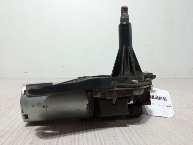 Recambio de motor limpia trasero izquierdo para opel combo tour 1.7 di 16v referencia OEM IAM 538424772  