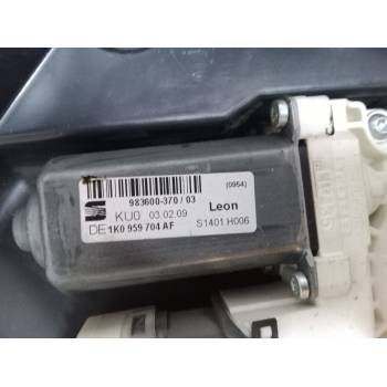 ELEVALUNAS ELECTRICO TRASERO DERECHO 1K0959704AF 