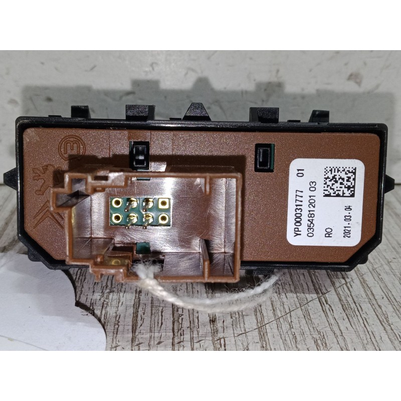 Recambio de boton park assist para opel corsa f (p2jo) 1.2 (68) referencia OEM IAM YP00031777  