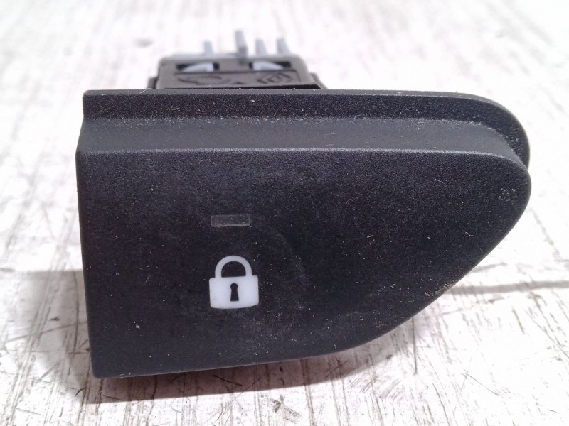 Recambio de boton apertura puerta para renault clio iv (bh_) 0.9 tce 90 referencia OEM IAM   