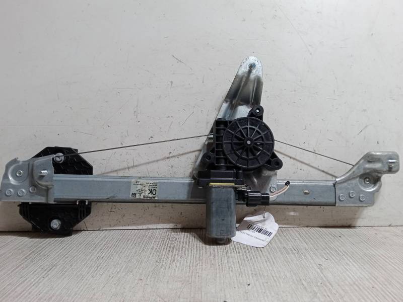 ELEVALUNAS ELECTRICO TRASERO IZQUIERDO 827211031 