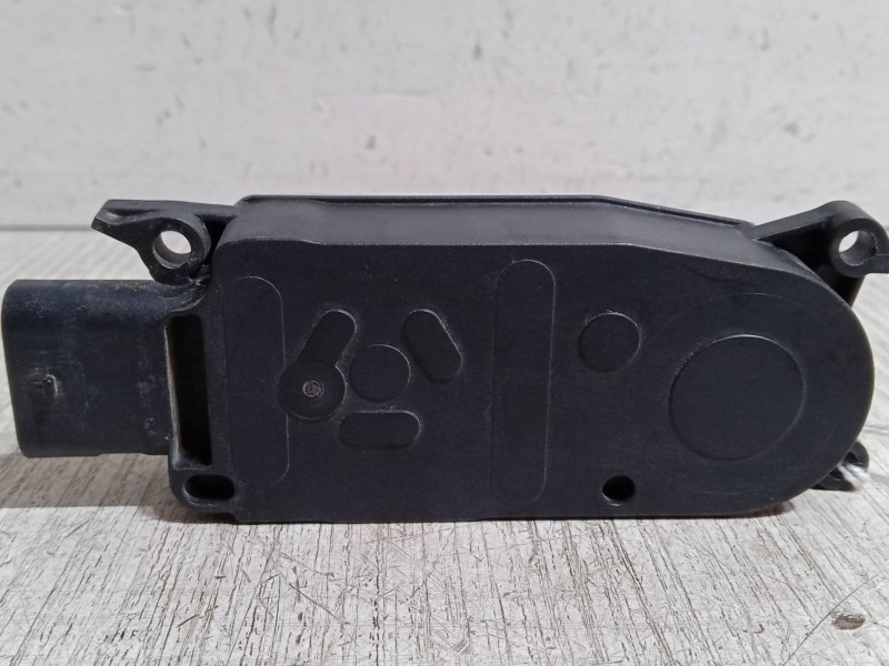 Recambio de motor canalizador aire para opel corsa f (p2jo) 1.2 (68) referencia OEM IAM 5877R1001  