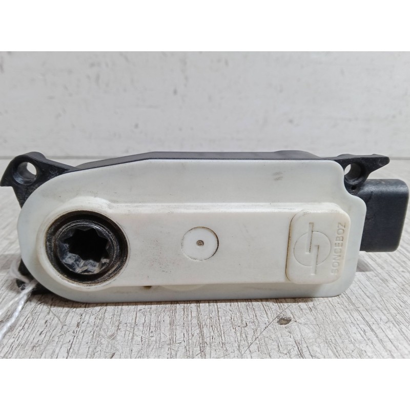 Recambio de motor canalizador aire para opel corsa f (p2jo) 1.2 (68) referencia OEM IAM 5877R1001  