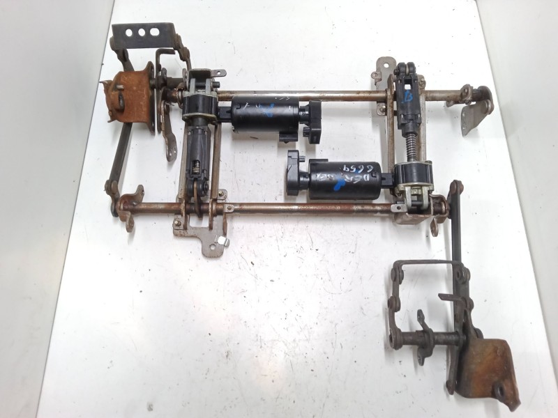 Recambio de motor regulador asiento delantero derecho para mercedes-benz clase m (w163) ml 270 cdi (163.113) referencia OEM IAM 