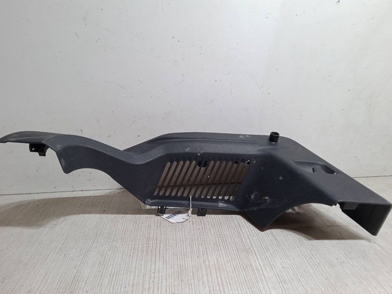 Recambio de moldura maletero izquierda para seat ibiza v (kj1, kjg) 1.6 tdi referencia OEM IAM   