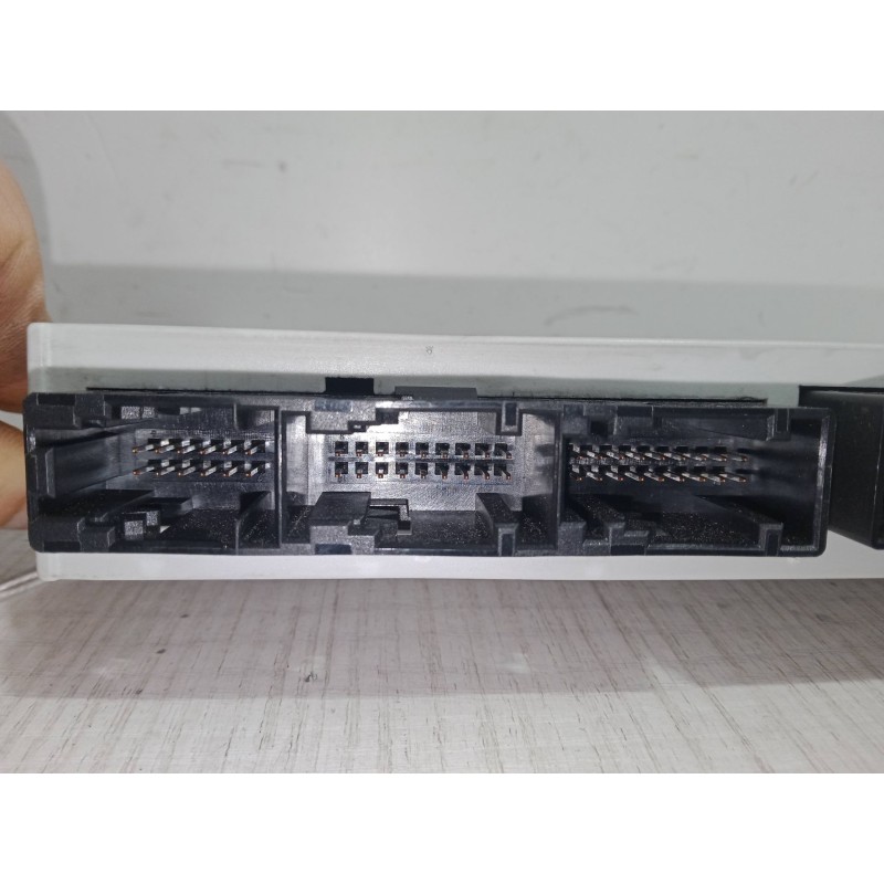 Recambio de centralita cierre trasero izquierdo para bmw 7 (e65, e66, e67) 735 i, li referencia OEM IAM 61.35-6921982.601-5005-0