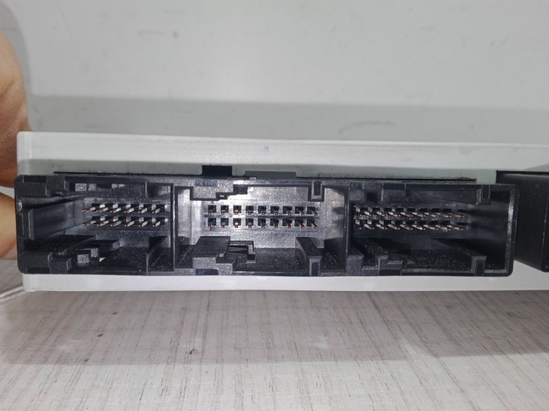 Recambio de centralita cierre trasero izquierdo para bmw 7 (e65, e66, e67) 735 i, li referencia OEM IAM 61.35-6921982.601-5005-0