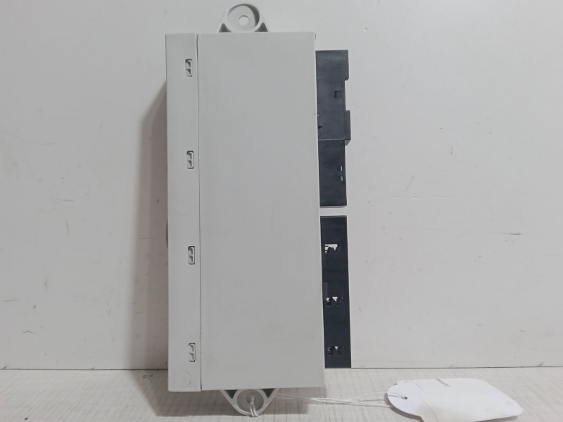 Recambio de centralita cierre trasero izquierdo para bmw 7 (e65, e66, e67) 735 i, li referencia OEM IAM 61.35-6921982.601-5005-0