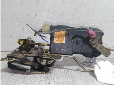 Recambio de cerradura puerta delantera derecha para hyundai h-1 / starex autobús (a1) 2.5 crdi referencia OEM IAM
